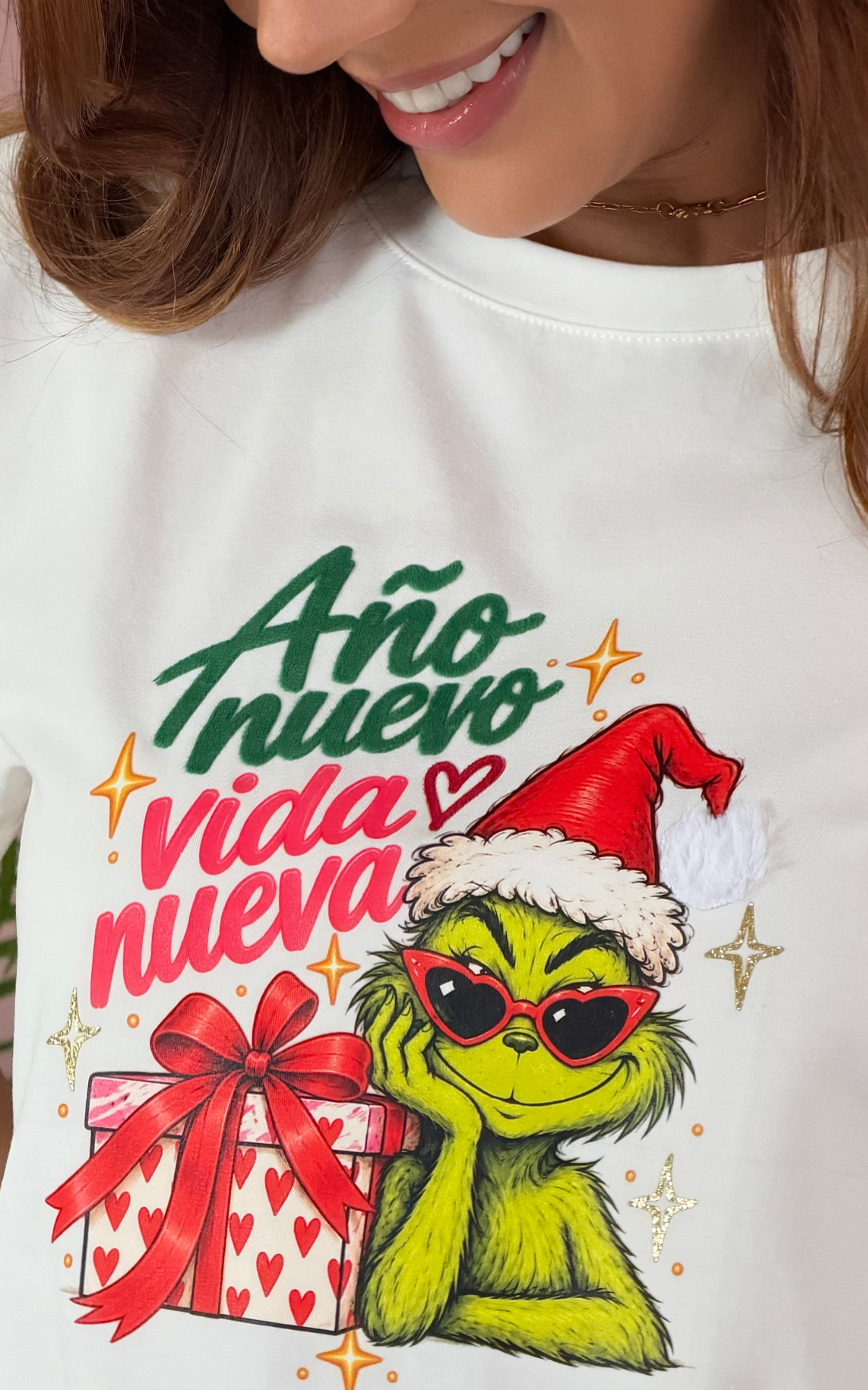 Camiseta Año Nuevo Grinch Beige